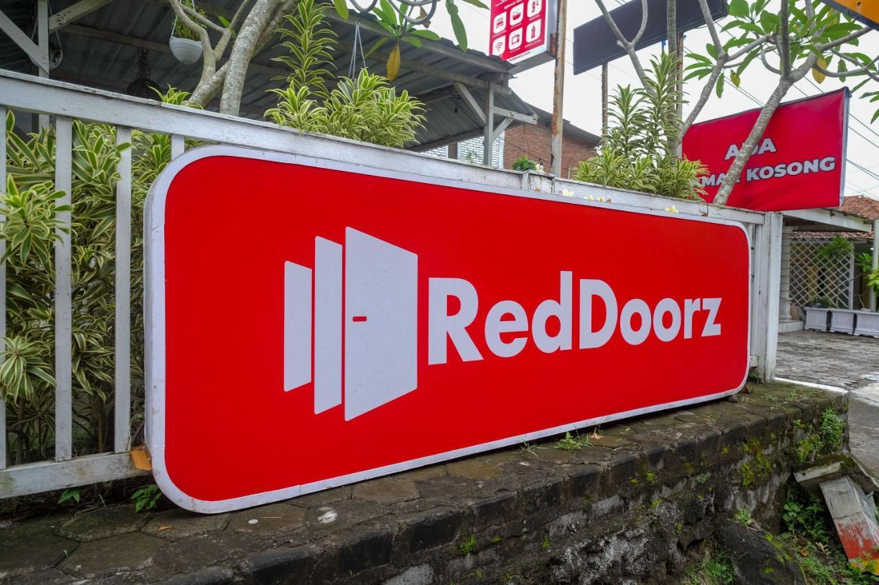 ホテル Reddoorz At Paris Ocean パラントゥリティス エクステリア 写真